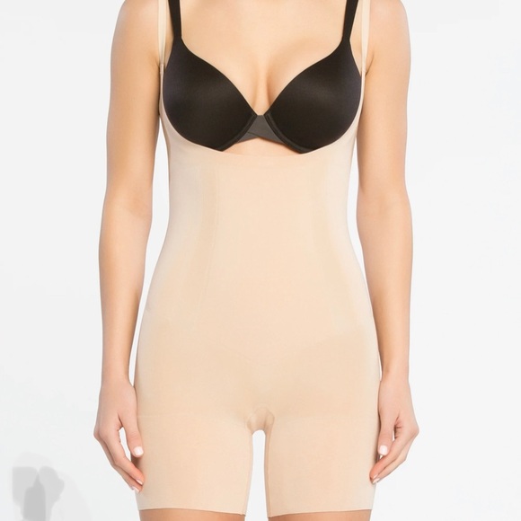 So good I had to share! Check out all the items I'm loving on <a href="/Poshmarkapp/">Poshmark</a> from <a href="/CindyNishn/">Cindy</a> #poshmark #fashion #style #shopmycloset #charlottetilbury #tillys #spanx: posh.mk/E4neRuXrtBb