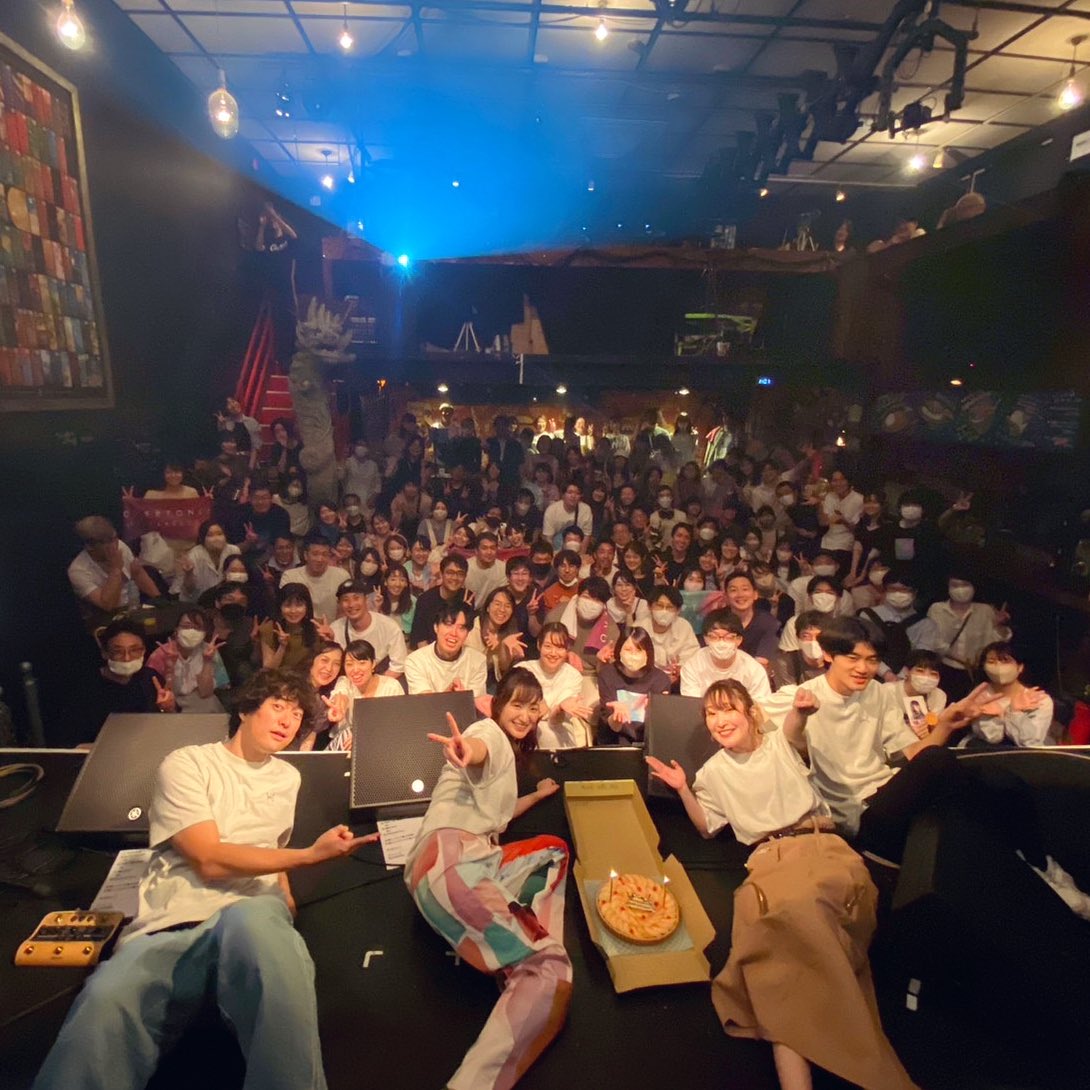 keibambooty's tweet photo. 誕生日イベント、ありがとうー！！
本当に楽しかった。
竹渕慶クイズもイントロドンも、みんなで歌ったのも。ごめん言葉が乱れるけど、みんなの声やばいわ。私を泣かせる声だ。
24 hoursもっとみんなで歌いたい。

みんなの愛を全身で吸収しました。愛してます！
撮影okだった写真は載せてokだよ！ https://t.co/2KgfiJ3Aua