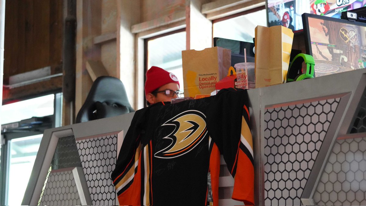 Esports Arena (@esportsarena) on Twitter photo Congrats to all of our winners during the <a href="/NHLDucksGaming/">Anaheim Ducks Gaming</a> Smash Event presented by <a href="/McDonalds/">McDonald's</a> of SoCal!
Scholastic initiative
🥇@films321
🥈 Pedks
🥉<a href="/LeEpikBot/">Syn! | Ep1kB0t 🔜 ???</a>
🥇<a href="/Yrneh2003/">SmU5h | Yrneh 🔜 ???</a>
🥈<a href="/arascrub/">ara</a>
🥉@MechEKuze
Be sure to register for next weekend's event here: bit.ly/smashbrosducks Congrats to all of our winners during the <a href="/NHLDucksGaming/">Anaheim Ducks Gaming</a> Smash Event presented by <a href="/McDonalds/">McDonald's</a> of SoCal!
Scholastic initiative
🥇@films321
🥈 Pedks
🥉<a href="/LeEpikBot/">Syn! | Ep1kB0t 🔜 ???</a>
🥇<a href="/Yrneh2003/">SmU5h | Yrneh 🔜 ???</a>
🥈<a href="/arascrub/">ara</a>
🥉@MechEKuze
Be sure to register for next weekend's event here: bit.ly/smashbrosducks