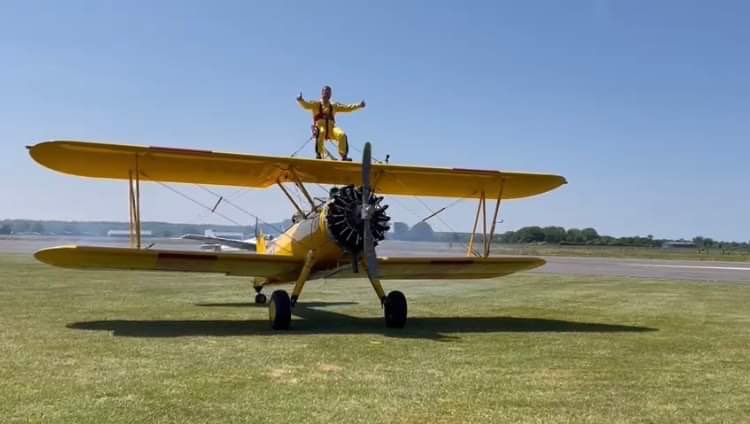 17_RLC's tweet photo. WO1 Colin Harrower recently completed some wing walking in aid of Crimsham Farm.
This is a local charity to the Regiment who provide great support to some of our soldiers and their families.
Money raised was a whooping £1176.14
#wearetherlc🟦🟨 #104bde #armylogistics #chrimshamfarm