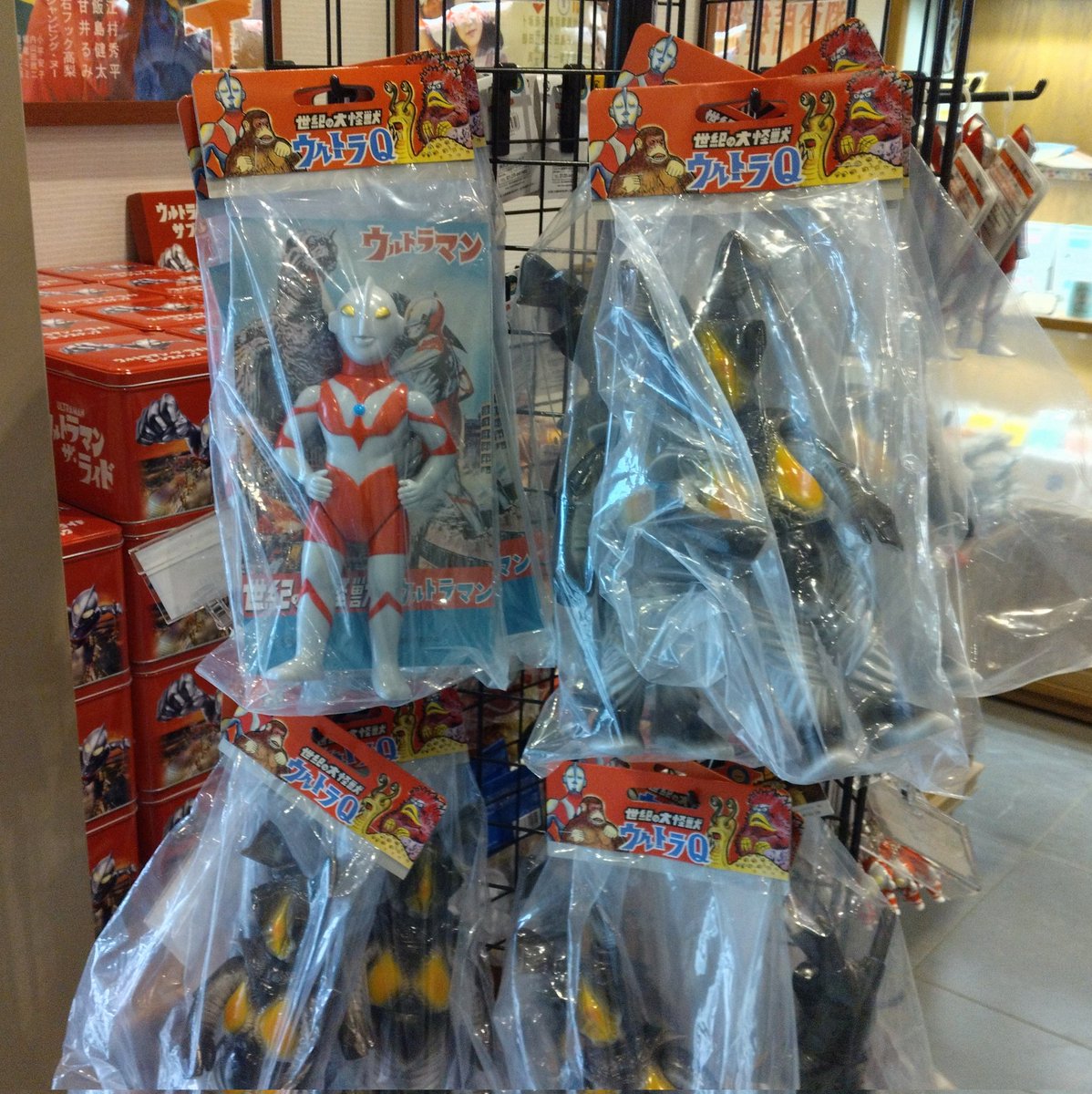 ウルトラマン・ザ・ライド」限定グッズは指人形、レトロソフビ、サブレ