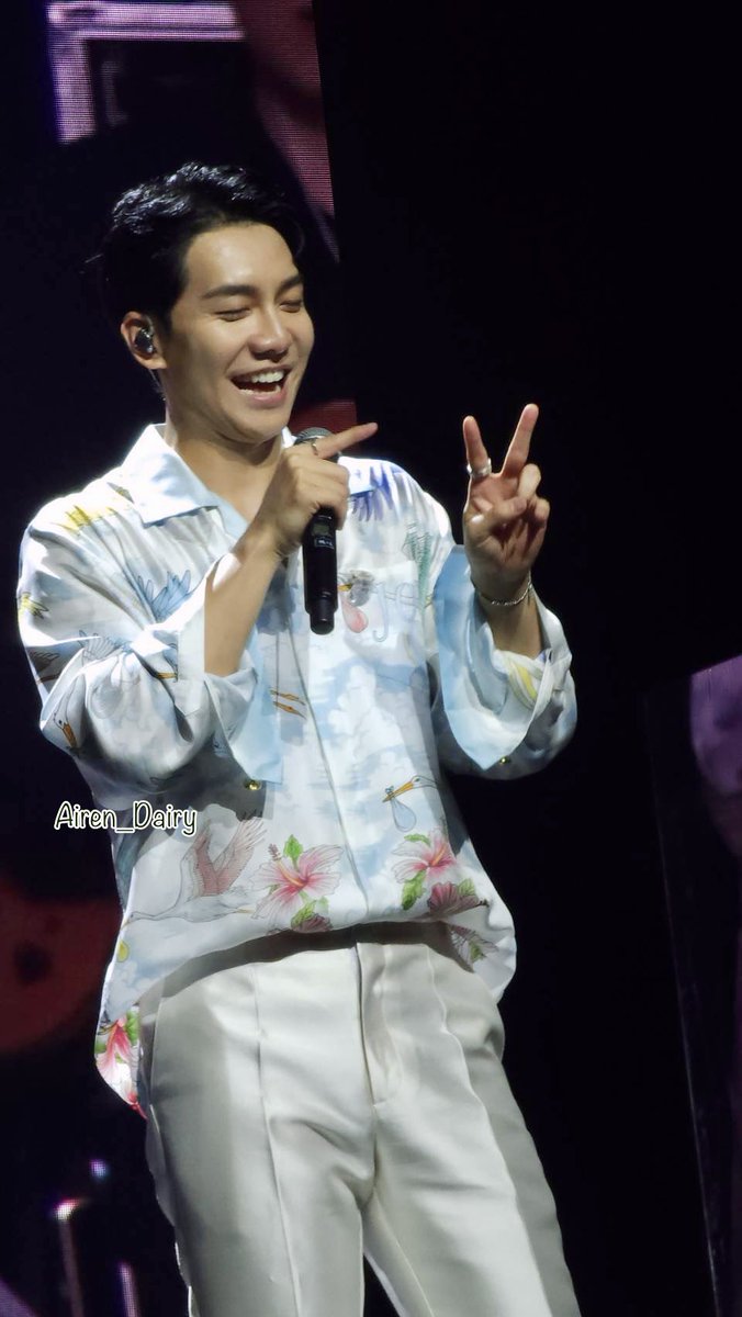 I love to see him when smile like this 😆❤️❤️ #LeeSeunggi
#이승기 #ByHimanmade #Airen_Dairy #Airen #LeeSeunggiAsiaTour2023 #Leeseunggiinbangkok2023