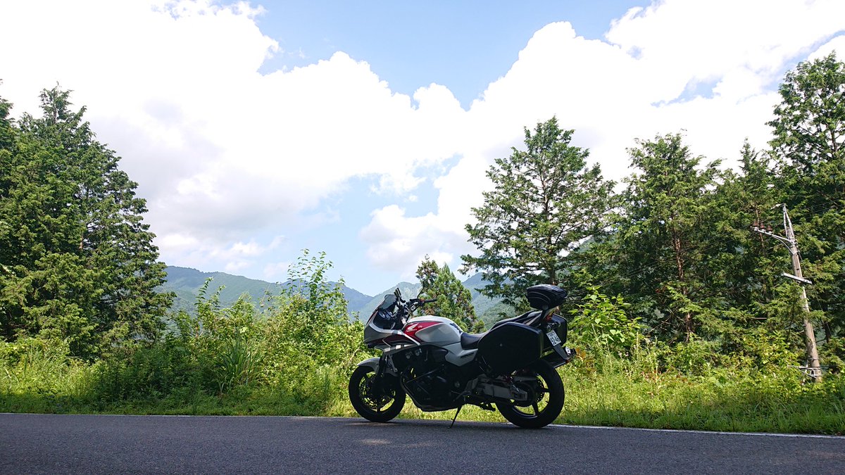 BOLCA_MARCY's tweet photo. なつやすみ
そんなのないけど
ツーリング
#バイク #ツーリング #CB1300ST https://t.co/i3AEOn2CVk