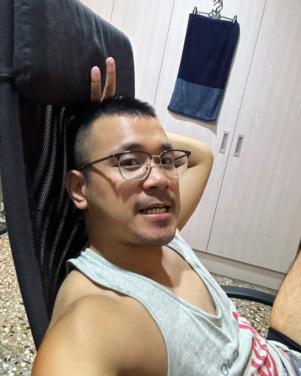 pi_lai05's tweet photo. 家裡沒大人,就4爽~😈
#追劇人生 #rainningday☔️ #taichung #taiwan https://t.co/QAajv5TjMt
