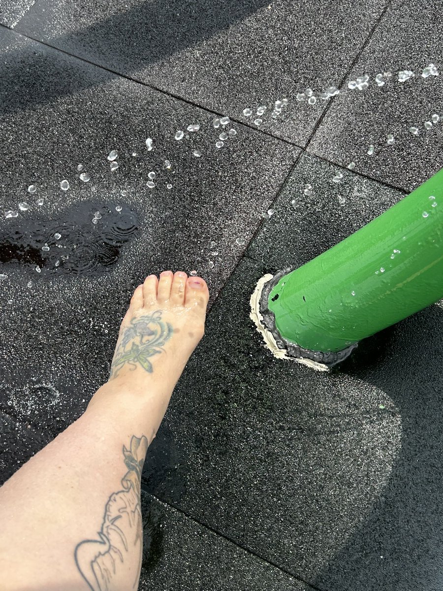 Lastfantasy89's tweet photo. Playing in water 💦 at the water park ☀️ 

#wettoes #refreshingonthefeet #coldwaterfeelsamazing #followmeonsocials #feetfinder https://t.co/D2pg4xMtTR