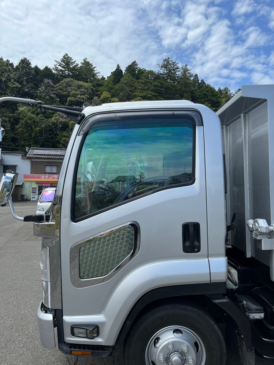 grato07131's tweet photo. ゴースト3施行しました。

発色が綺麗なのが素晴らしい👍

 #タイヤショップ #グラート #福井 #カーフィルム #スモークフィルム #ブレインテック https://t.co/sAolMVEfv1