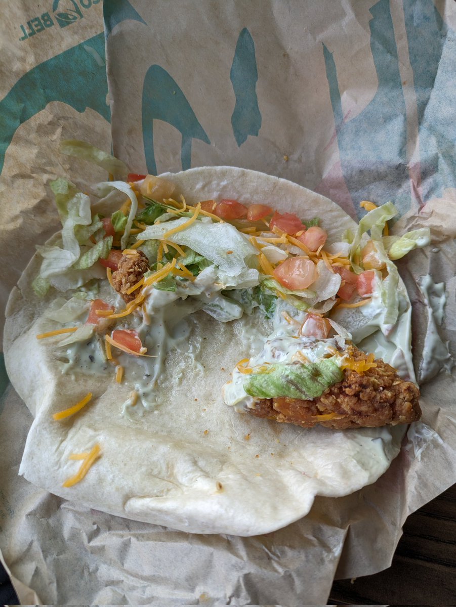 Nintendbro's tweet photo. @tacobellcare this is the second time my crispy chicken tacos have looked this bad. Is this acceptable to y'all? https://t.co/b9sFMJFLV2