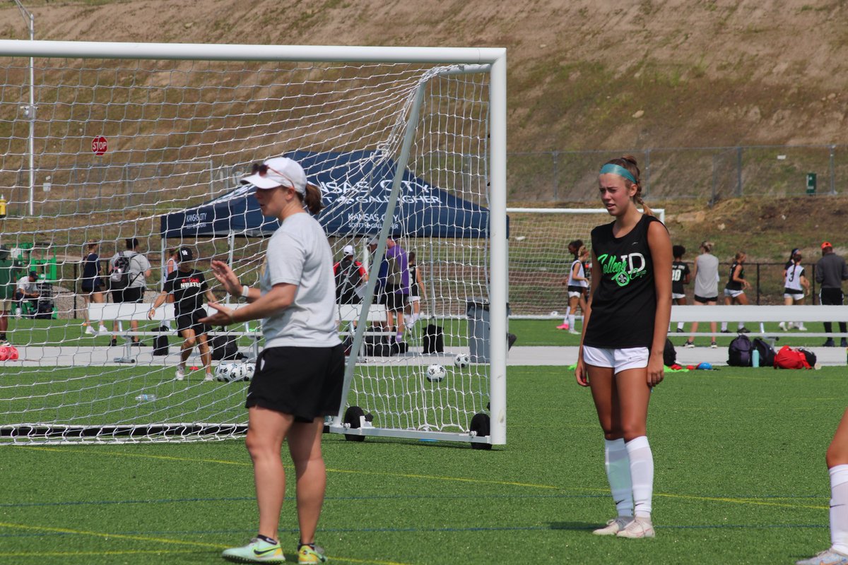 BehrmannAudrey's tweet photo. Great sessions today in KC with @UCLAWSoccer @UHCougarSoccer @UVAWomenSoccer @CalWSoc 
 Day 2 tomorrow❗️ @MarcusKelcher ⚽️ https://t.co/LspcpFQAT3