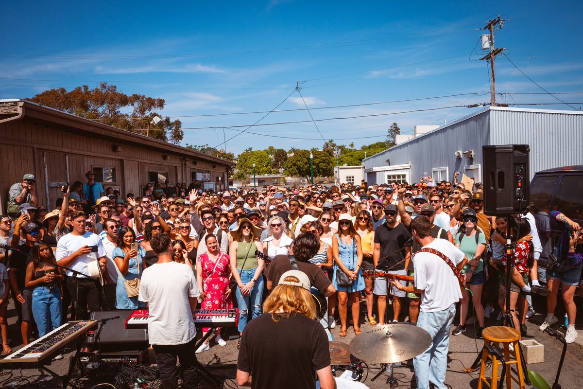 samshootsshows's tweet photo. Local Natives celebrating the release of their new album “Time Will Wait For No one” at Lou’s Records today ☀️ https://t.co/2Dv6JuAWOW