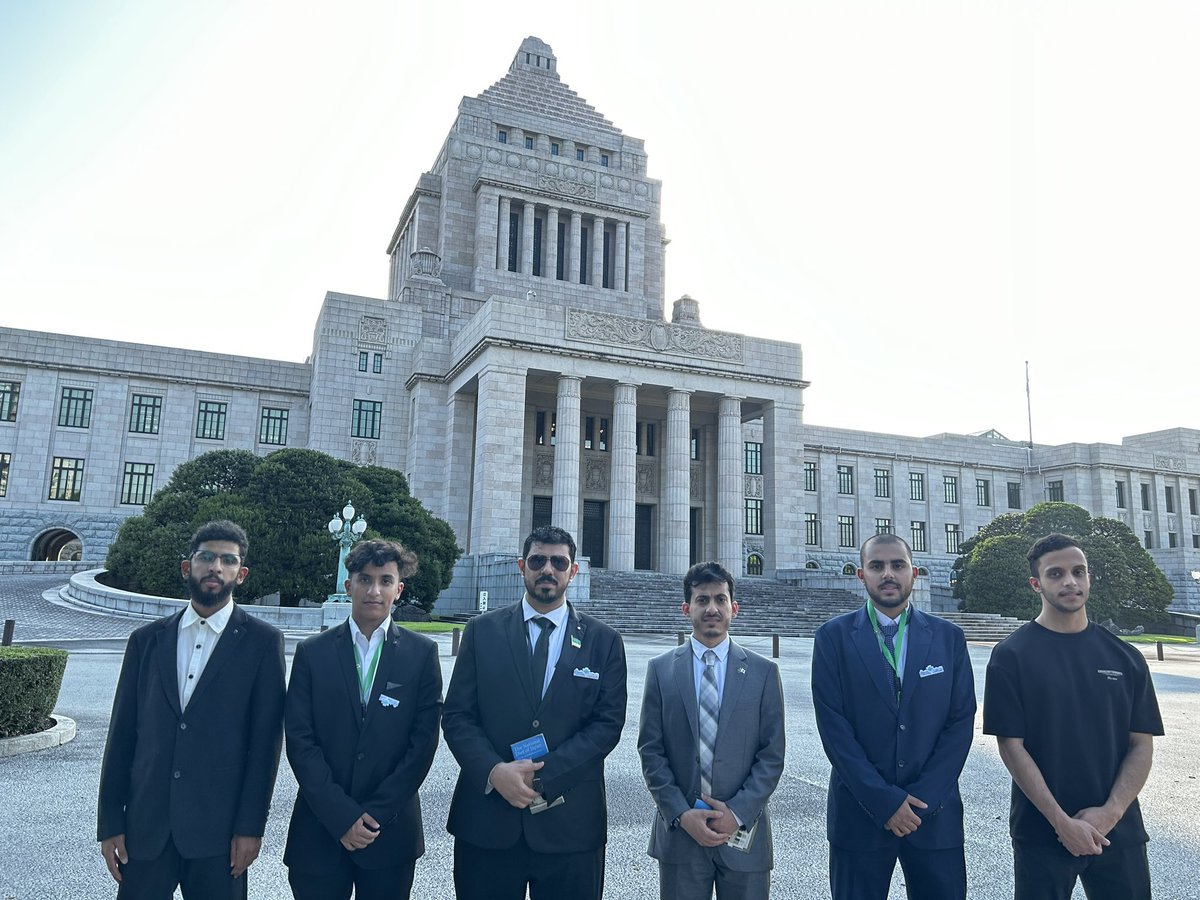M1ALMU's tweet photo. الحمدلله، تشرفت بتمثيل الوطن الغالي في رحلة الجامعات السعودية لدولة اليابان ممثلًا عن جامعتي #جامعة_القصيم.
سعدنا في هذه الرحلة بزيارة سفارة المملكة في اليابان ولقاء سعادة السفير نايف الفهادي، كما سعدنا بزيارة مقر البرلمان الياباني و أخذ جولة تعريفية بالسلطة التشريعية في اليابان. https://t.co/cyJOeryOMJ