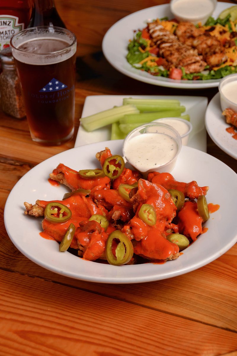 WhiskeyMill's tweet photo. "Like" if you and a giant basket of wings have some unfinished business. https://t.co/ugbKmjpzmr