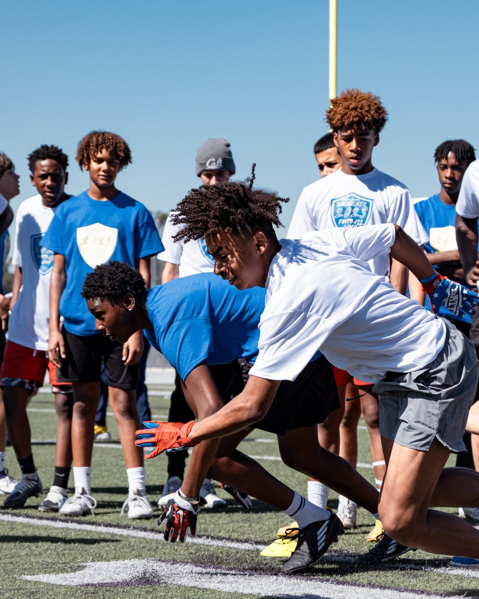 RCHSCougarsFB's tweet photo. Much love to GoodEatz, Super Bowl Champ @AyoItsND &amp; the @RamsNFL for bringing an awesome camp to RCHS. Kids learned, had lunch, competed, left with school supplies, &amp; family games/toys. We are here for the community 💯. Giving is Living🫶🏽
#WeAreRancho🖤💜
#WinInLife🖤💜 https://t.co/Ci0BbNyx81
