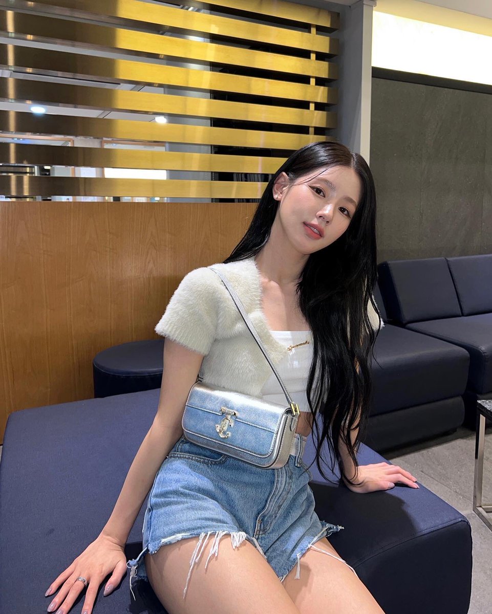 nocway's tweet photo. ㅤ
It's finally Sunday again. No work, no lots of paper scattered around my desk, no headache. Just pure the old me getting my new stuffs aka shopping time.
ㅤㅤ https://t.co/6moy2fVjOa