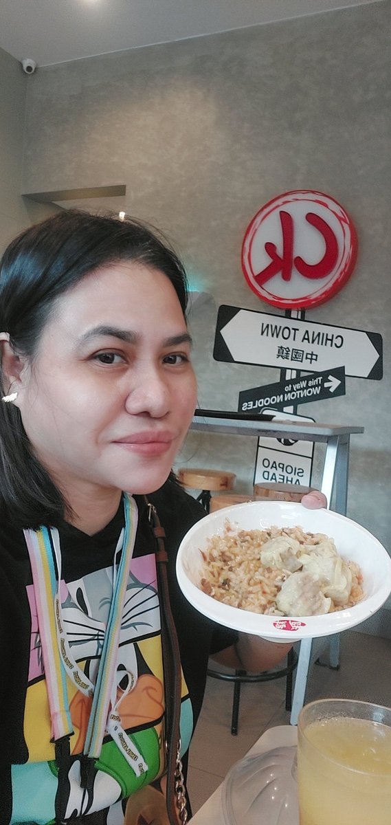 venusdoydora40's tweet photo. @chowking_ph 
Tara na at tikman! Nagutom ang beshie nyo Kaya napakain ng Spicy Chao Fan! Sarap yarn.
🤸‍♀️🤸 😋 
Tara na sa Chowking
Craving satisfied!
happy yarn!
@berna_garcia18
@Melissa122383 @chowking_ph
Chowking PH  #ShareTheSpice #SpicyChaoFan https://t.co/I3tDzKIQCh