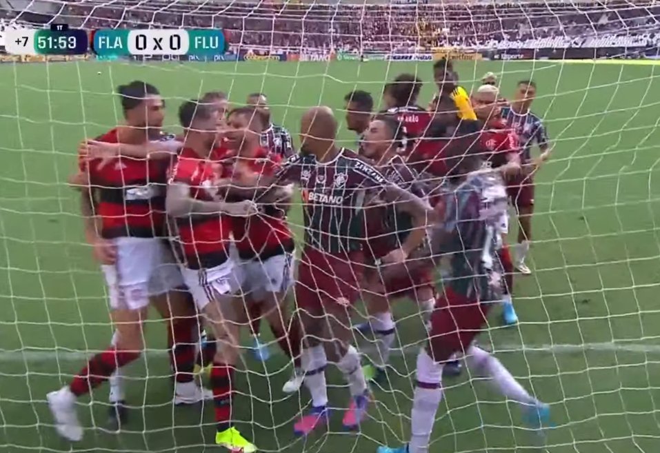 memessCRF's tweet photo. PAZ NA TERRA E PAU NO CU DO FLUMINENSE https://t.co/P4cBc0xWt8