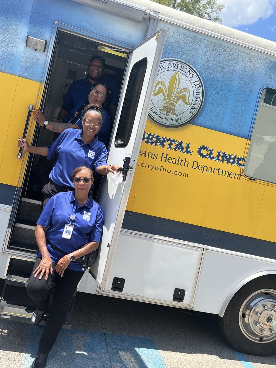 TerryCeleste's tweet image. Thanks Dental Team. Thanks Dillard University and Aetna for this Community Health Resource Fair, Back-to-School Giveaway, Veggies for Seniors, COVID Vaccines and Dental Screenings.