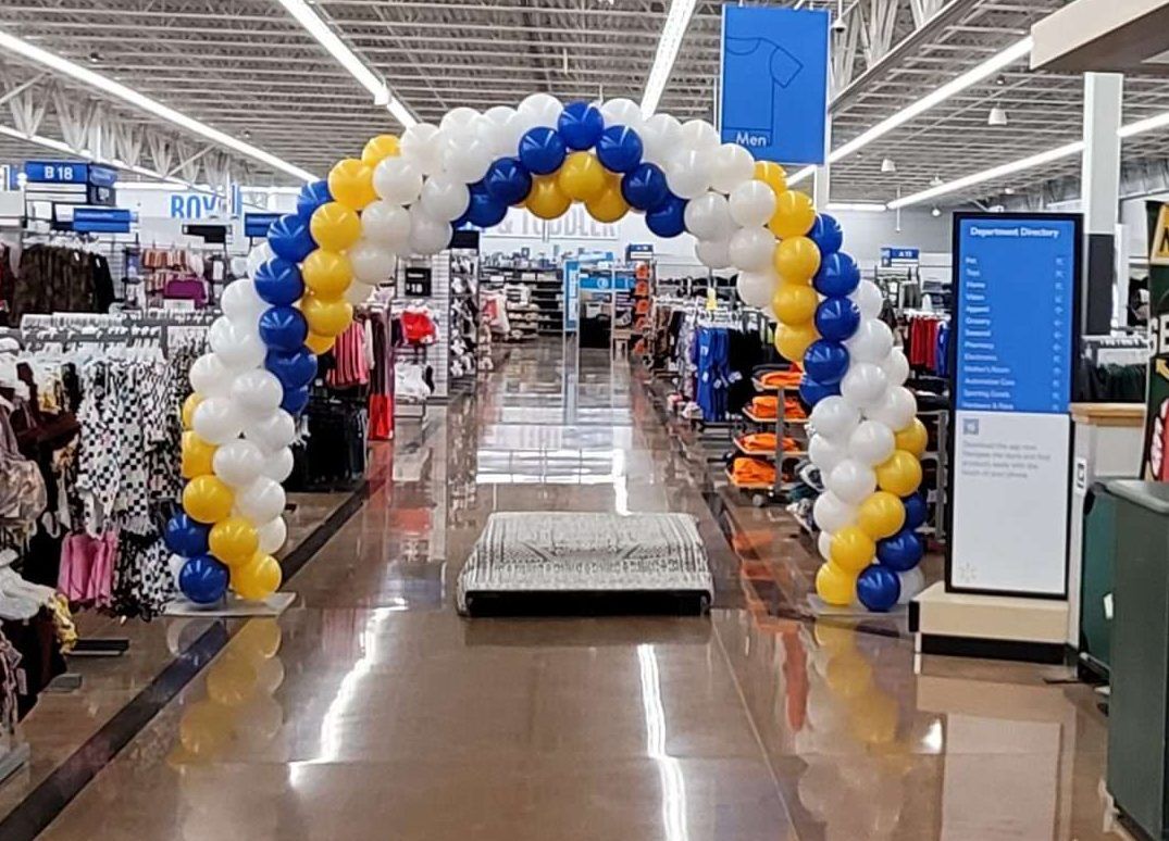 yourgbfevent.com/small-balloon-…  Our small balloon archways are the perfect #GBFBespokeBalloons #SmallBalloonArchways #EventDecor #PartyPlanning #GraduationParty #WeddingDecor #ParentingCelebration #YourGBFevent #Graduation #GraduationParty #ClassOf2023 #GradCap