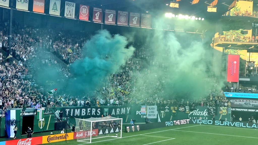 shebainpdx's tweet photo. OH MY GOODNESS DAIRON #RCTID https://t.co/WlA8GIfOtA