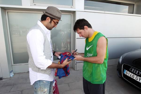 WeAreMessi's tweet photo. Indian actor Ranbir Kapoor: “I dream of passing the ball to Leo Messi and Iniesta.”

@MumbaiCityFC https://t.co/Ov4kdVd7rP