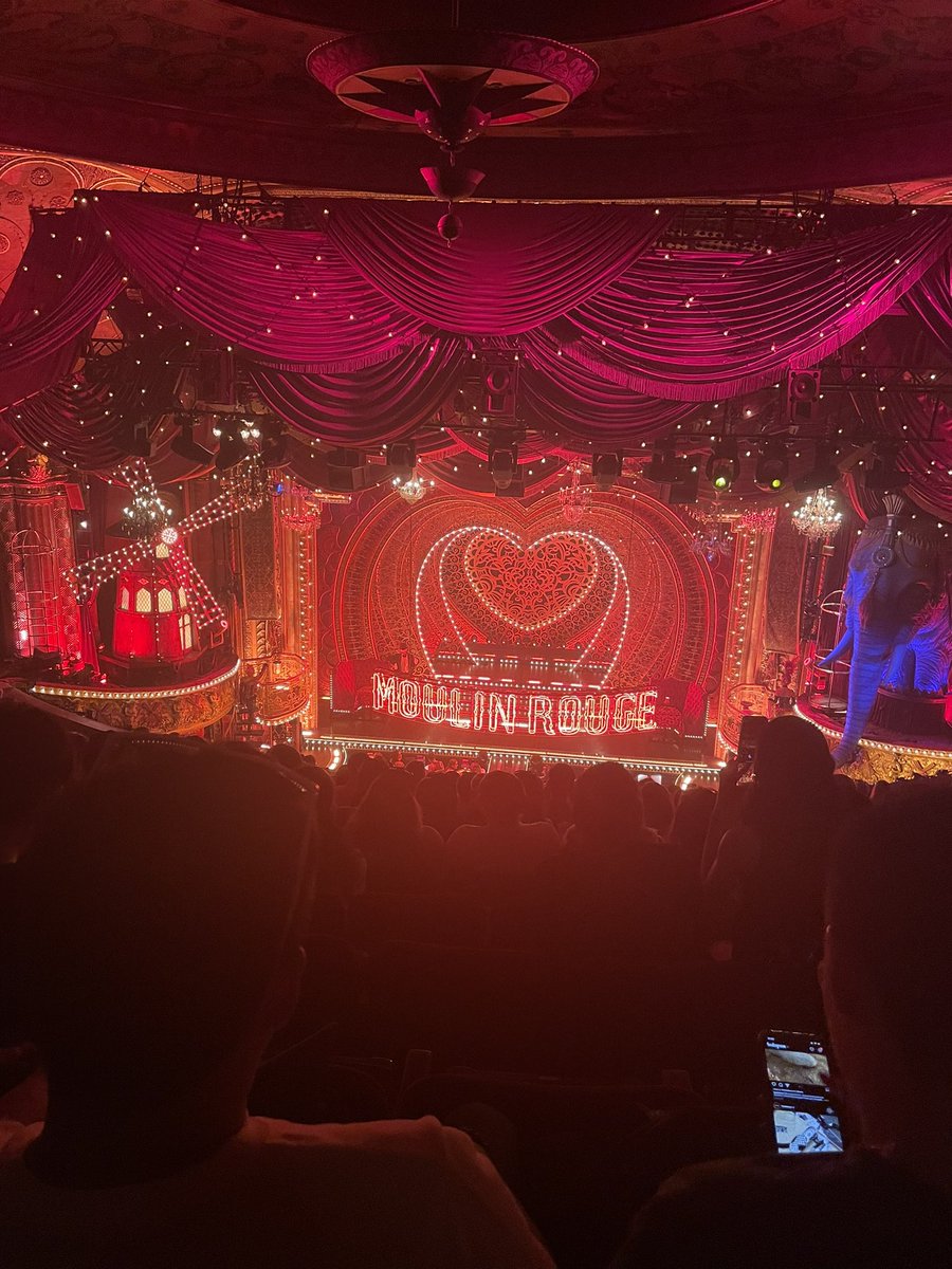 teveserika's tweet photo. Jojo was freakin incredible in Moulin Rouge! My knees literally buckled when i saw her outside😭 https://t.co/J0G1rwOEmk