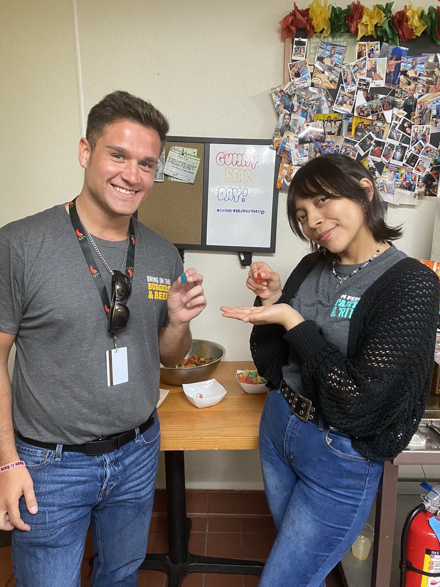 chilis01386's tweet photo. #TeamRelo taking on #GummyBearDay! We love our culture days at I35 🫶🏼 https://t.co/SoM9MnI0CI