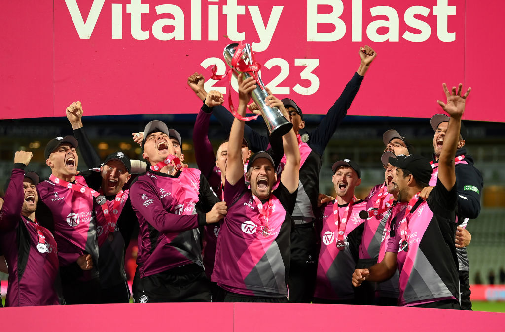 A T20 title after 18 years! Somerset defend two sub-150 totals in one evening to clinch the 🏆

#T20Blast #Somerset #CricketTwitter