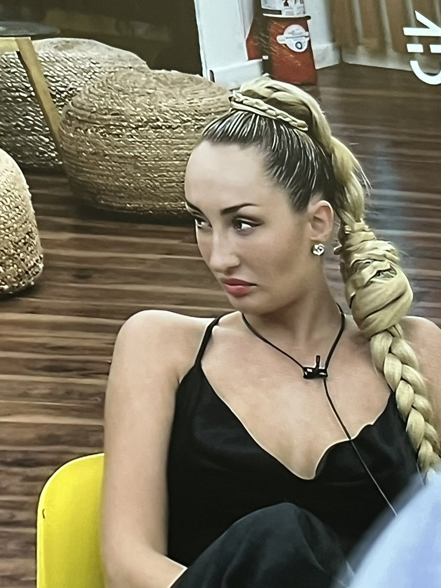 aalexblu's tweet photo. “yo creo que la gente me puede salvar” 
ESTA WEONA SE TIENE CALETA DE FÉ NO SABE NA Q ESTA MÁS FUNADA Q EL KAROL DANCE

#GranHermanoChile #GranHermano https://t.co/HD1GiCX1Ip