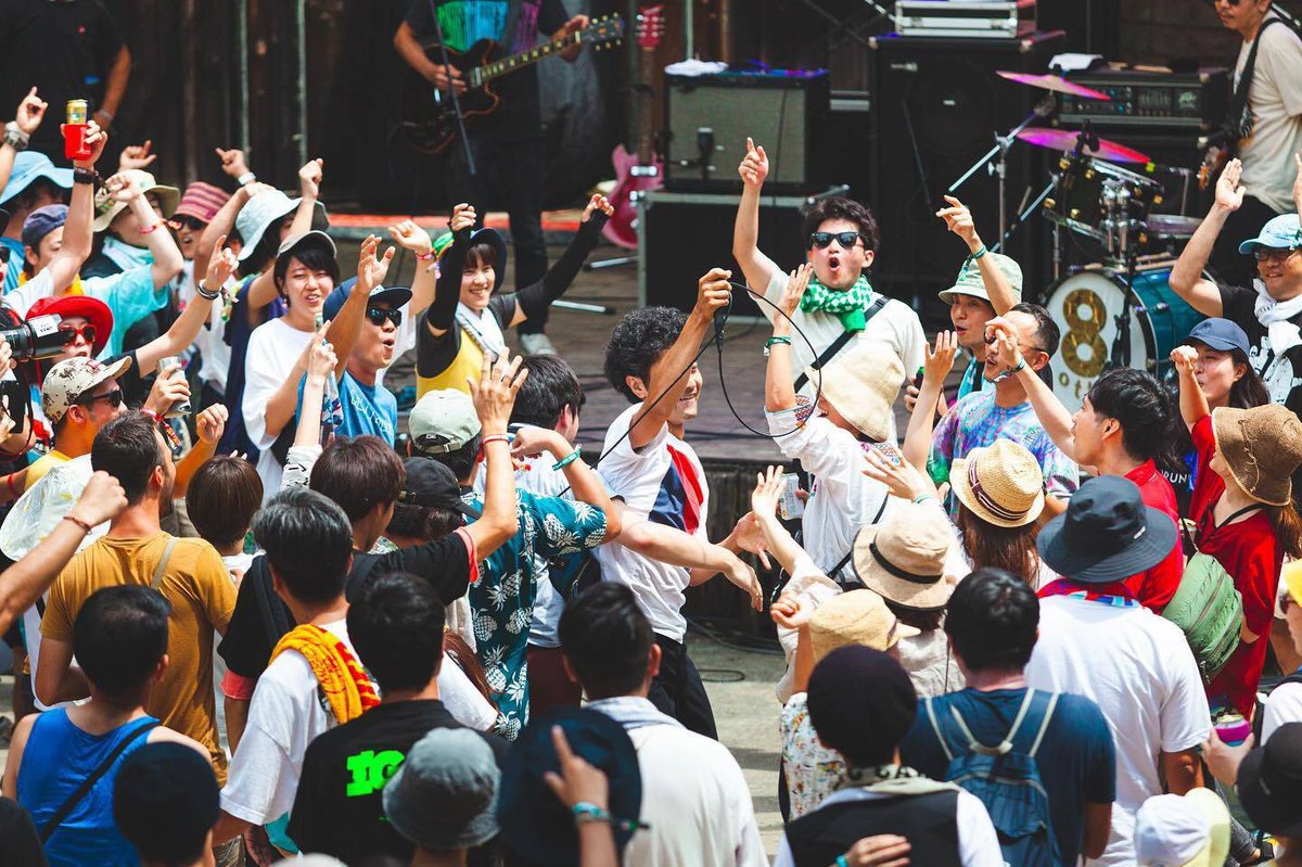 ONEMusicCamp's tweet photo. 🏕️ONE MUSIC CAMPの楽しみ方🏕️

☀️最高の音楽を楽しむ！
会場にはステージが2つあり、アーティストが被らないタイムテーブルで1日中音楽が楽しめます！ライブも1組40分-50分とたっぷり楽しめるのもONEの醍醐味◎

photo by Sho Takamoto, Souichiro Yamashita

https://t.co/zUx9ALh7Iy

#ONEMUSICCAMP https://t.co/QtJnoBb5Nc
