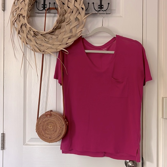 Clukee's tweet photo. So good I had to share! Check out all the items I'm loving on @Poshmarkapp from @jamcraftcloset #poshmark #fashion #style #shopmycloset #pinkvictoriassecret #oldnavy #handcrafted: https://t.co/xQua2BBZD9 https://t.co/Orv4iX7Nb0