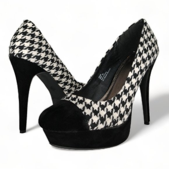 So good I had to share! Check out all the items I'm loving on <a href="/Poshmarkapp/">Poshmark</a> from <a href="/moskatomoonxoxo/">Moskato</a> <a href="/nikitana_2002/">Nikitana</a> <a href="/atticesoterica/">Attic Esoterica</a> #poshmark #fashion #style #shopmycloset #columbia #bananarepublic #annemichelle: posh.mk/AoJBxq3etBb