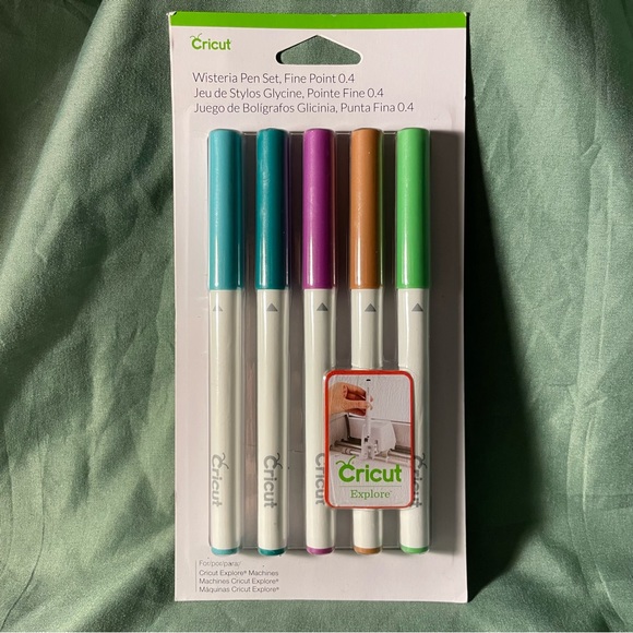 MarcoAMatta1's tweet photo. So good I had to share! Check out all the items I'm loving on @Poshmarkapp from @ZadikJessica #poshmark #fashion #style #shopmycloset #cricut #merona #gaiam: https://t.co/EUwcfvDO7e https://t.co/pvxOzizH4m