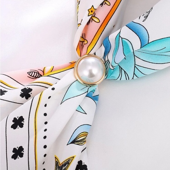 So good I had to share! Check out all the items I'm loving on <a href="/Poshmarkapp/">Poshmark</a> #poshmark #fashion #style #shopmycloset #onesize #fashionnova: posh.mk/LZEwduZetBb