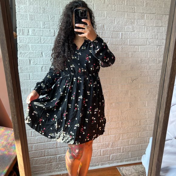 SHansgaard's tweet photo. So good I had to share! Check out all the items I'm loving on @Poshmarkapp #poshmark #fashion #style #shopmycloset #lululemonathletica #loft #allsaints: https://t.co/oNvOVAnvsd https://t.co/tQrOmdy4Iw