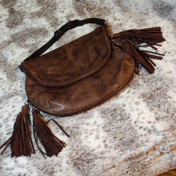SHansgaard's tweet photo. So good I had to share! Check out all the items I'm loving on @Poshmarkapp #poshmark #fashion #style #shopmycloset #lululemonathletica #loft #allsaints: https://t.co/oNvOVAnvsd https://t.co/tQrOmdy4Iw