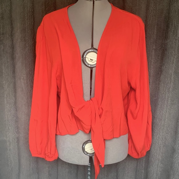 MonMasaMon's tweet photo. So good I had to share! Check out all the items I'm loving on @Poshmarkapp #poshmark #fashion #style #shopmycloset #tentree #lineadomani: https://t.co/FNI3CL2DF4 https://t.co/nEIeLnjdwQ