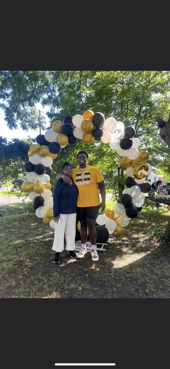 Jamarkius53's tweet photo. THIS ALL FOR YOU MOMA🖤🐐, sad you wasn’t here in person but I know you have been watching every step ! This is Just the Beginning I Promise You that! Let’s work!! #Signed #GoLions 🖤💛🖤
@CoachAHampton @Steve_Wallace_2 @UAPBLionsFB @UAPBLionsRoar  @bpowell0514 @LoganWhaleyKAIT https://t.co/w4GWyvgPok