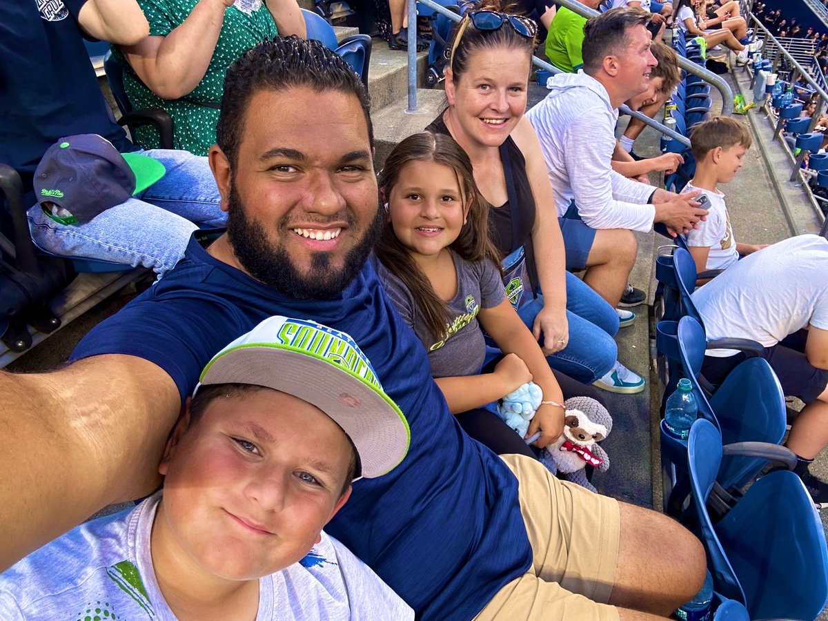 EverAtX's tweet photo. Let’s go @SoundersFC! https://t.co/xtYiGKro5p