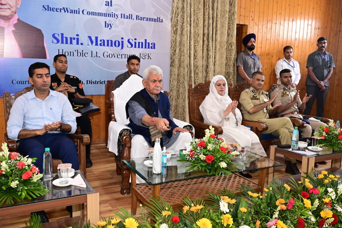 KashurAam's tweet photo. Granting land to those without land &amp; a solid home under PMAY will unlock the complete capacity of numerous families &amp; fulfill their fundamental requirements.The admin under @OfficeOfLGJandK aspires to witness the final individual in the line experience a feeling of empowerment. https://t.co/KoVg2kb3WT