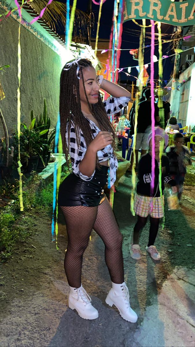 MorenaMuzzy's tweet photo. Anarriê.🖤🤍 https://t.co/buq1A6xXkT