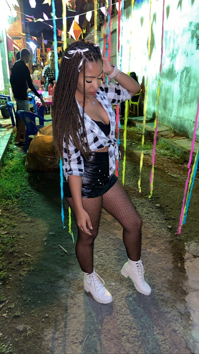 MorenaMuzzy's tweet photo. Anarriê.🖤🤍 https://t.co/buq1A6xXkT
