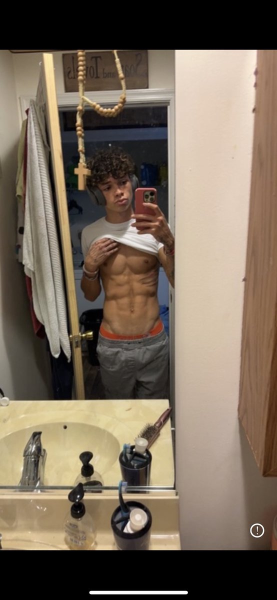zlightskin's tweet photo. Rt if you wanna see the rest on OF..๐
#yafav #lightskin
https://t.co/vaBTLwILVM https://t.co/sT7Plpzh0e