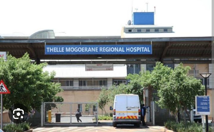 J_flavour_'s tweet photo. @SAPoliceService @GautengHealth @CyrilRamaphosa Service delivery is clearly a big issue here @GautengANC  people are dying in the waiting room @DrBladeNzimande everyday and the only thing the hospital is best at is security harassing people who are bringing the paitents. https://t.co/SIPgHiPnif