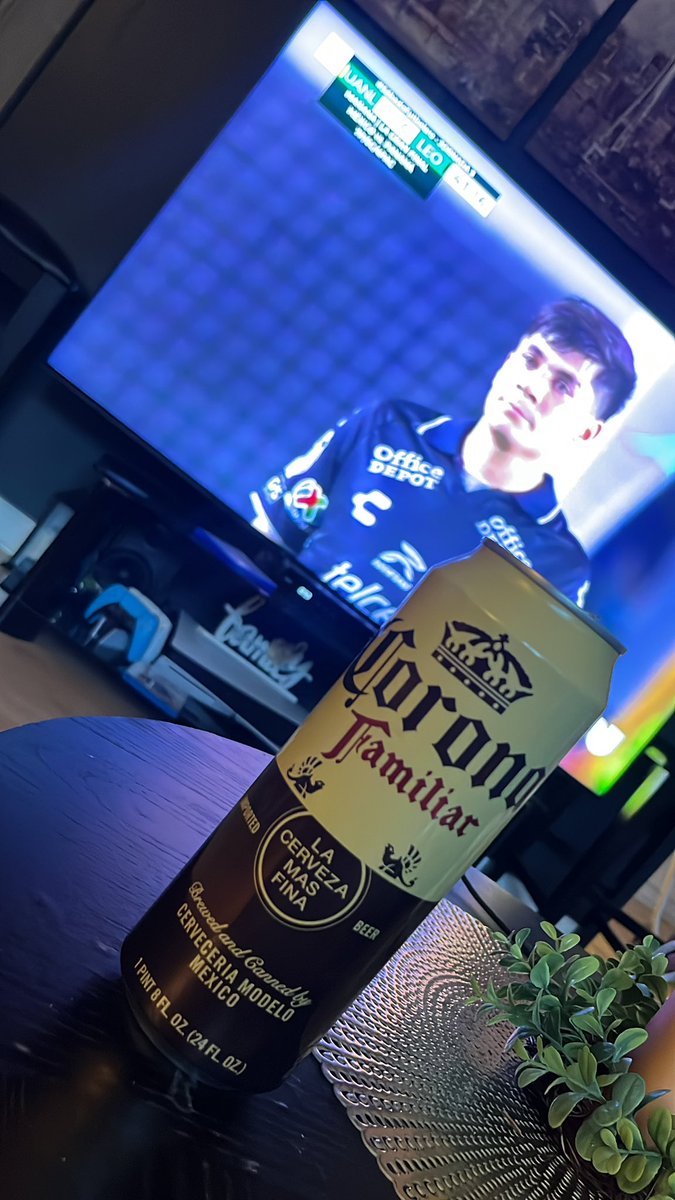 tonsol1983's tweet image. #SabadoFutbolero  desde seattle con la fiera , ahorita lo remonta mi @clubleonfc