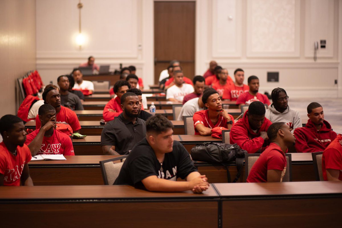 kapsi1911's tweet photo. The day with @CapitalOne wrapped up with an engaging executive panel. Brothers got to engage with panelists about being in the workplace, goal setting, wealth building and more. More to come from LEAD Kappa as we go through this powerful leadership training. #klave2023 #LEADKappa https://t.co/mRCvma1Hae