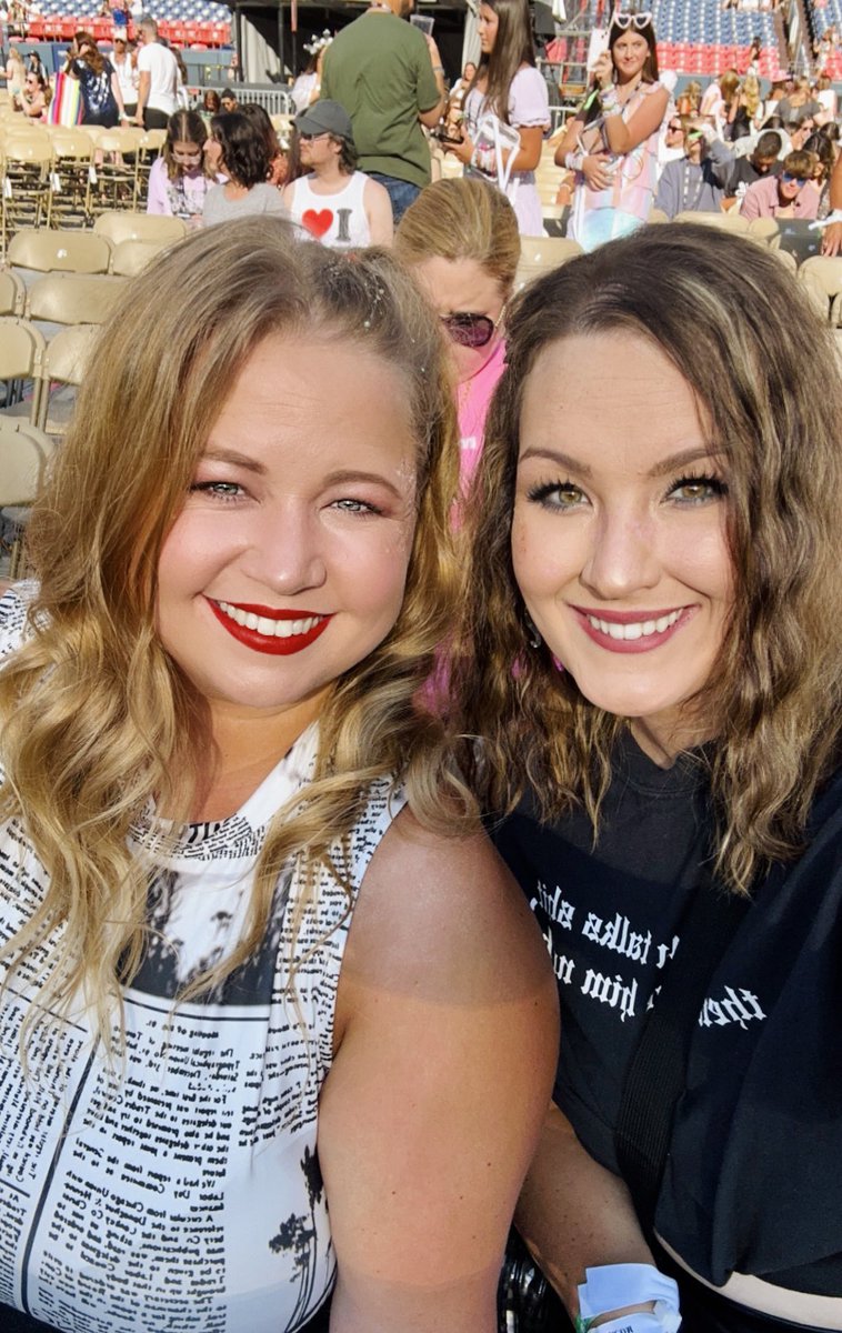 sierralen23's tweet photo. Front row floor seats for Taylor Swift’s Eras Tour was unfreakingreal ✨ https://t.co/j9Lp0AhnI3