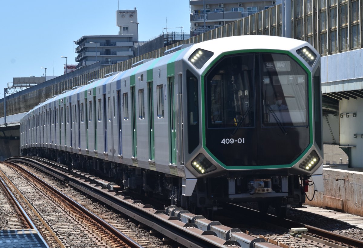 2023.7/16 大阪メトロ中央線弁天町駅
行先:1105列車:コスモスクエア行き(1枚目)
      B1205列車:生駒行き(2枚目)
車両:大阪メトロ400系400-01F