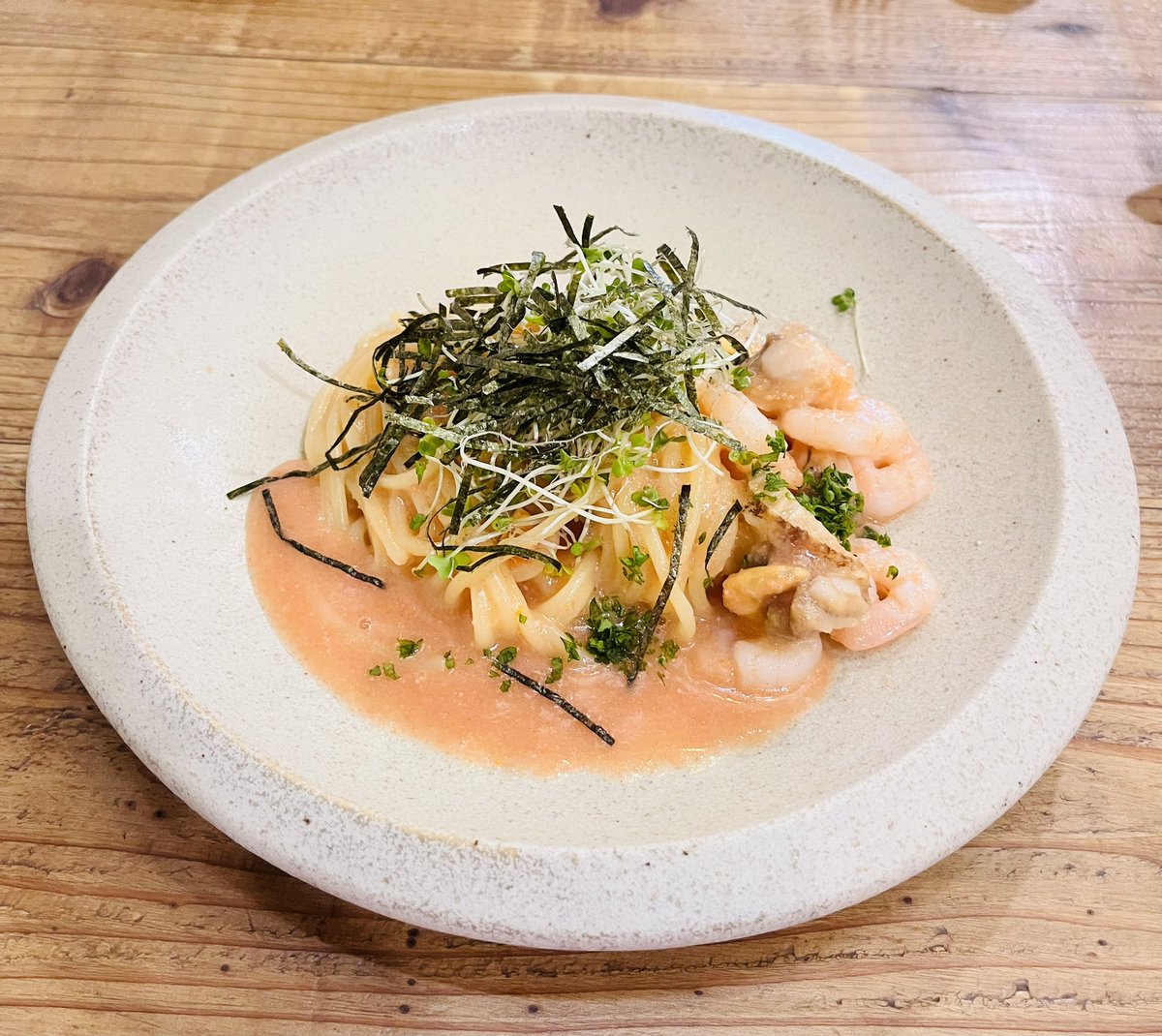 グルテンフリー風生活7日目！

毎朝のパンを米に変えて小麦粉のおやつ食べないように気をつけてみたら、何だかアレルギー症状和らいでる気がする…✨

なのに、ランチに入ったお店にパスタしかなかった悲劇😱

美味しく頂きました💕夜から頑張る！