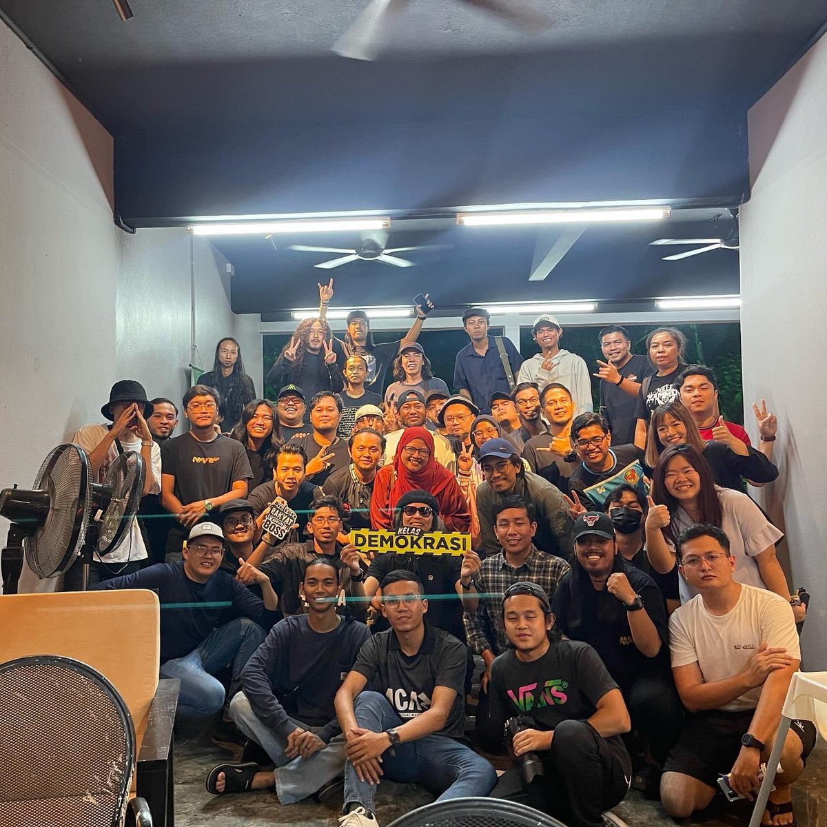 yusurisan's tweet photo. #KelasDemokrasi Kedah @kuasasiswa @ Alor Setar #RakyatAdalahBoss 🗳️ 
Org LoqStaq memang sempoi bakhang!! https://t.co/Irq0eNQQOw