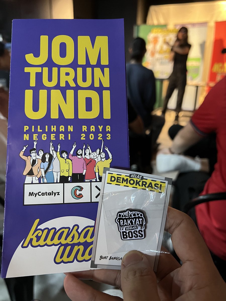 yusurisan's tweet photo. #KelasDemokrasi Kedah @kuasasiswa @ Alor Setar #RakyatAdalahBoss 🗳️ 
Org LoqStaq memang sempoi bakhang!! https://t.co/Irq0eNQQOw