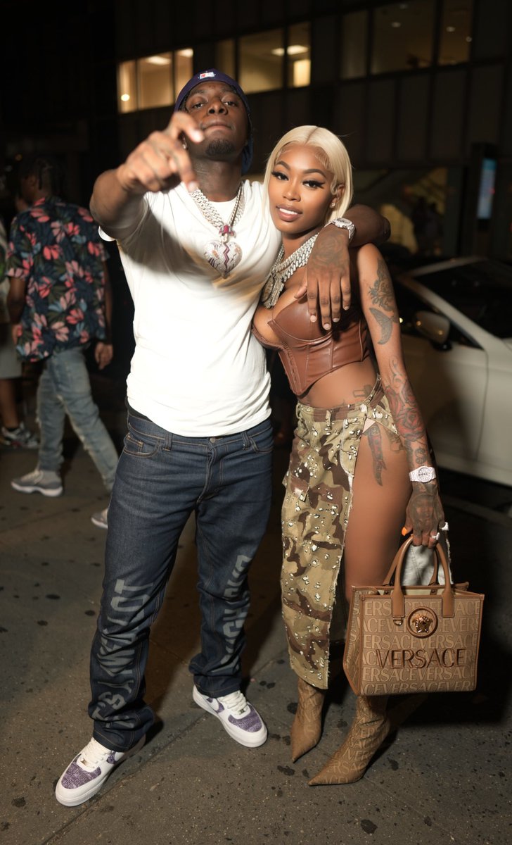 ASIAN DA BRAT on Twitter: "Da Biggest 🤞🏾💙"